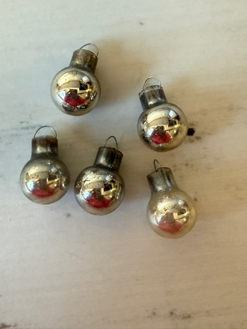 PLEASANT COMPANY American Girl Today HOLIDAY ORNAMENTS - 5 SILVER Balls Only